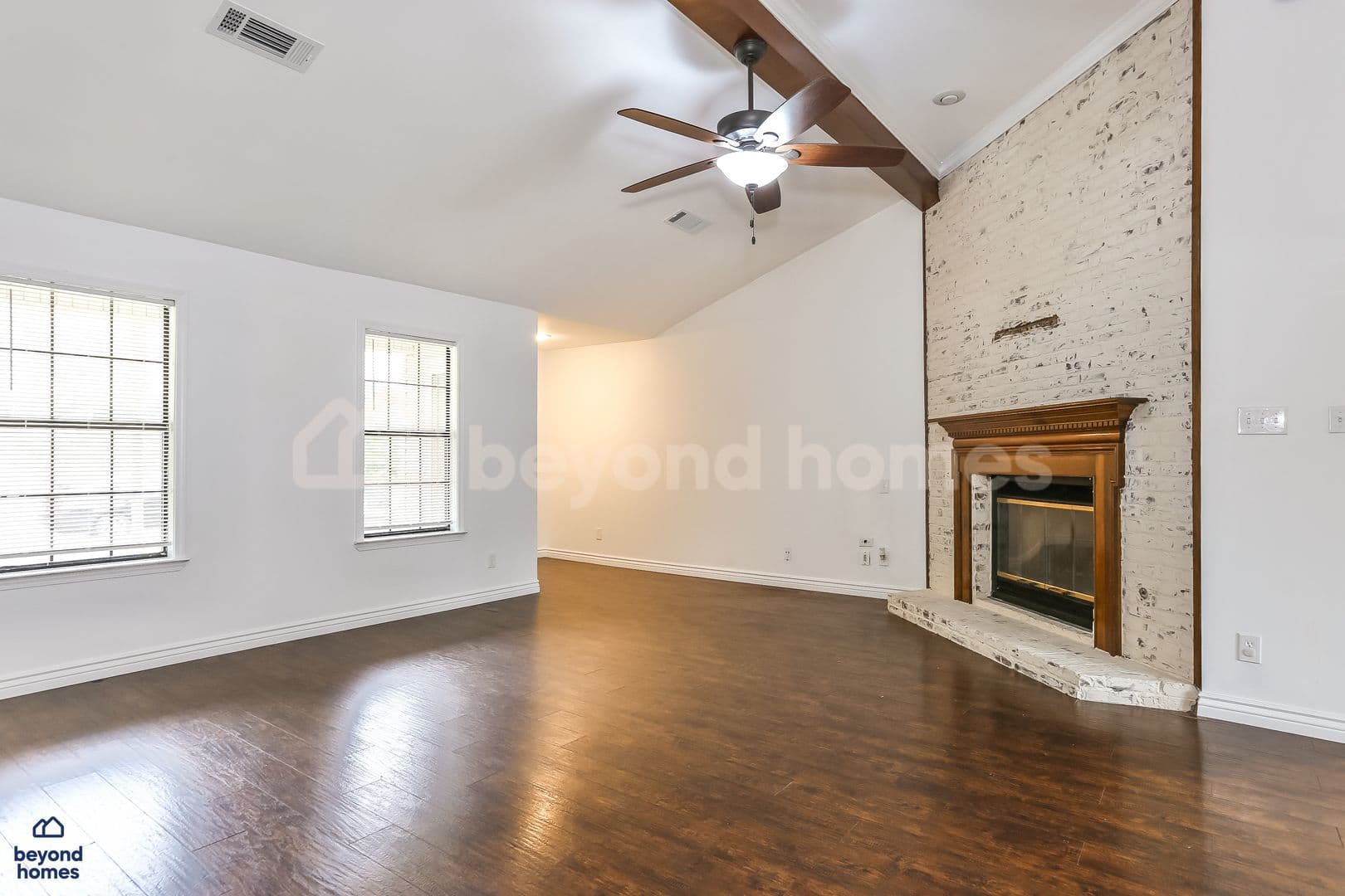 Sherwood House: 125 Jessica Dr