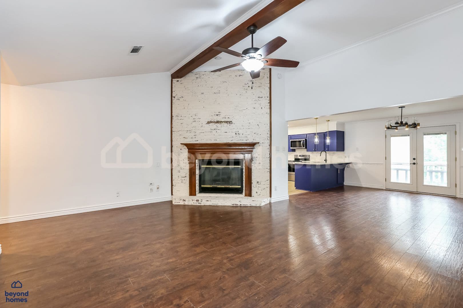 Sherwood House: 125 Jessica Dr