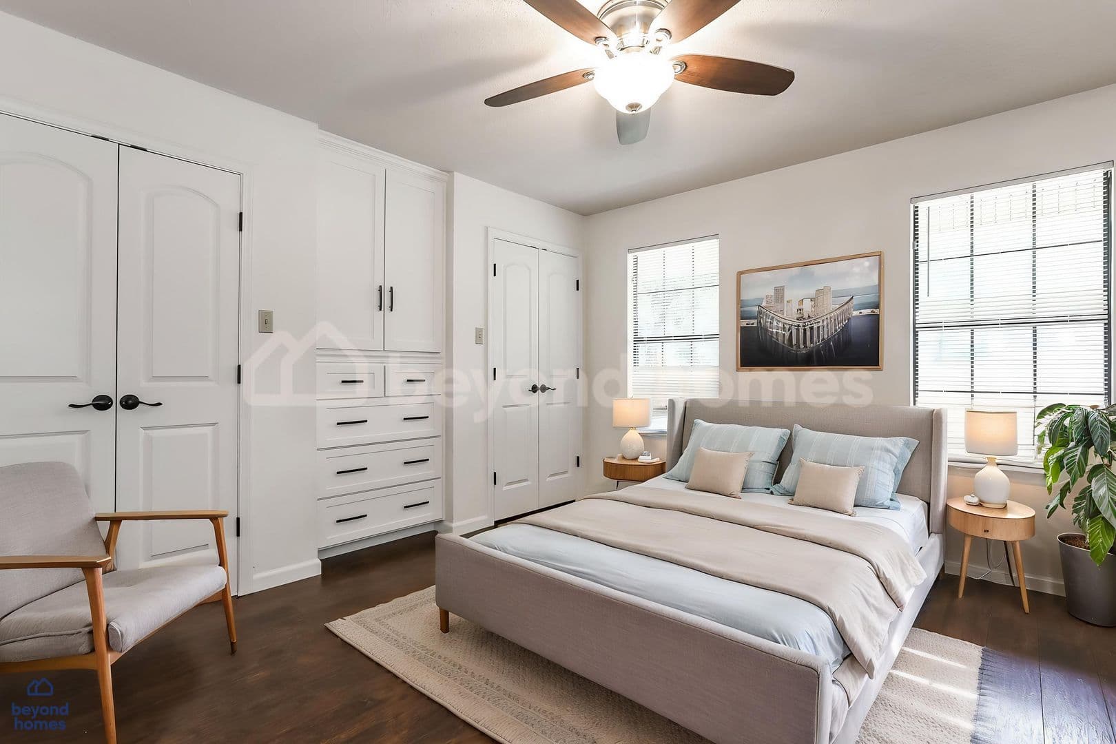 Sherwood House: 125 Jessica Dr
