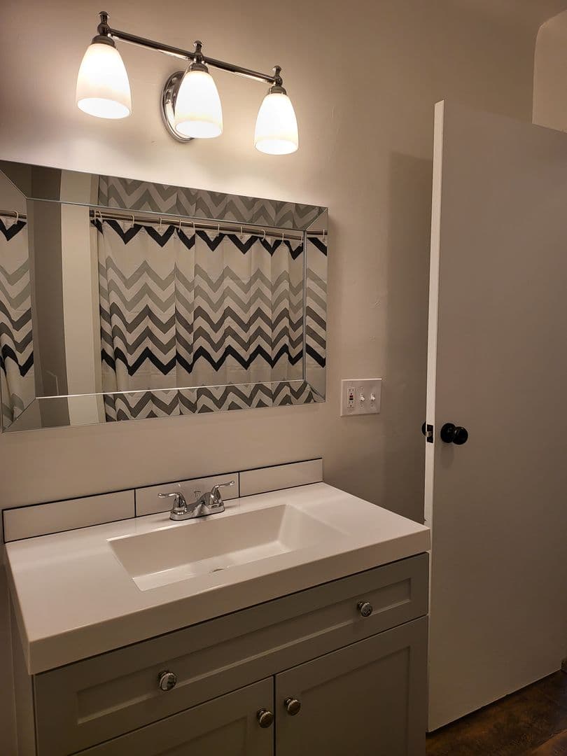 Centralia Apartment: 701 H Street