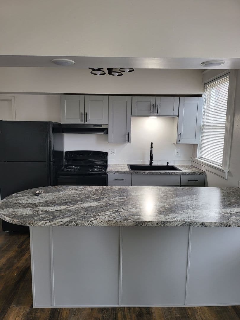 Centralia Apartment: 701 H Street