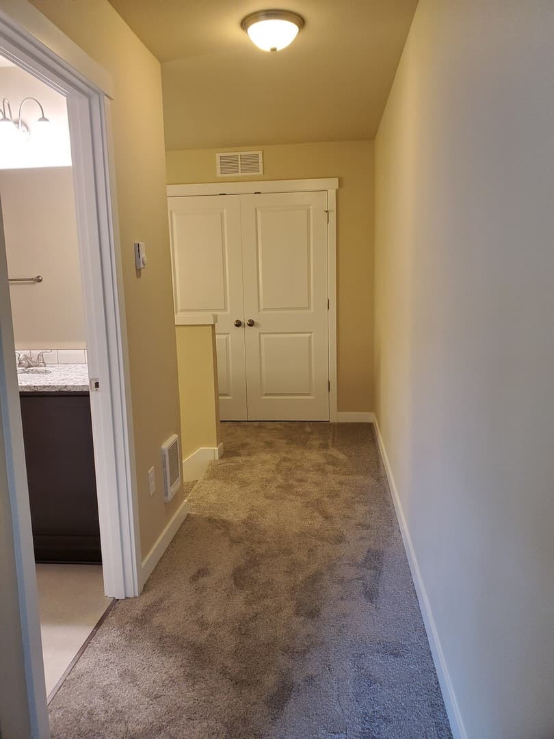 Centralia Townhome: 1917 Ahlers Ave