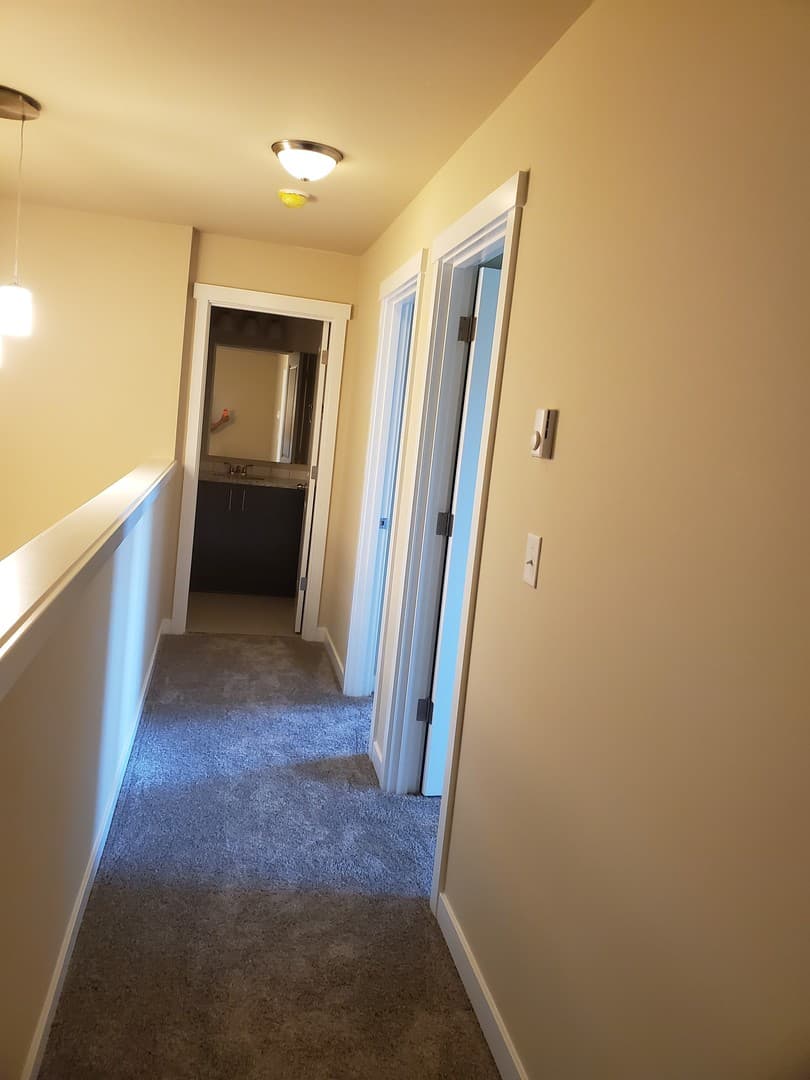 Centralia Townhome: 1917 Ahlers Ave