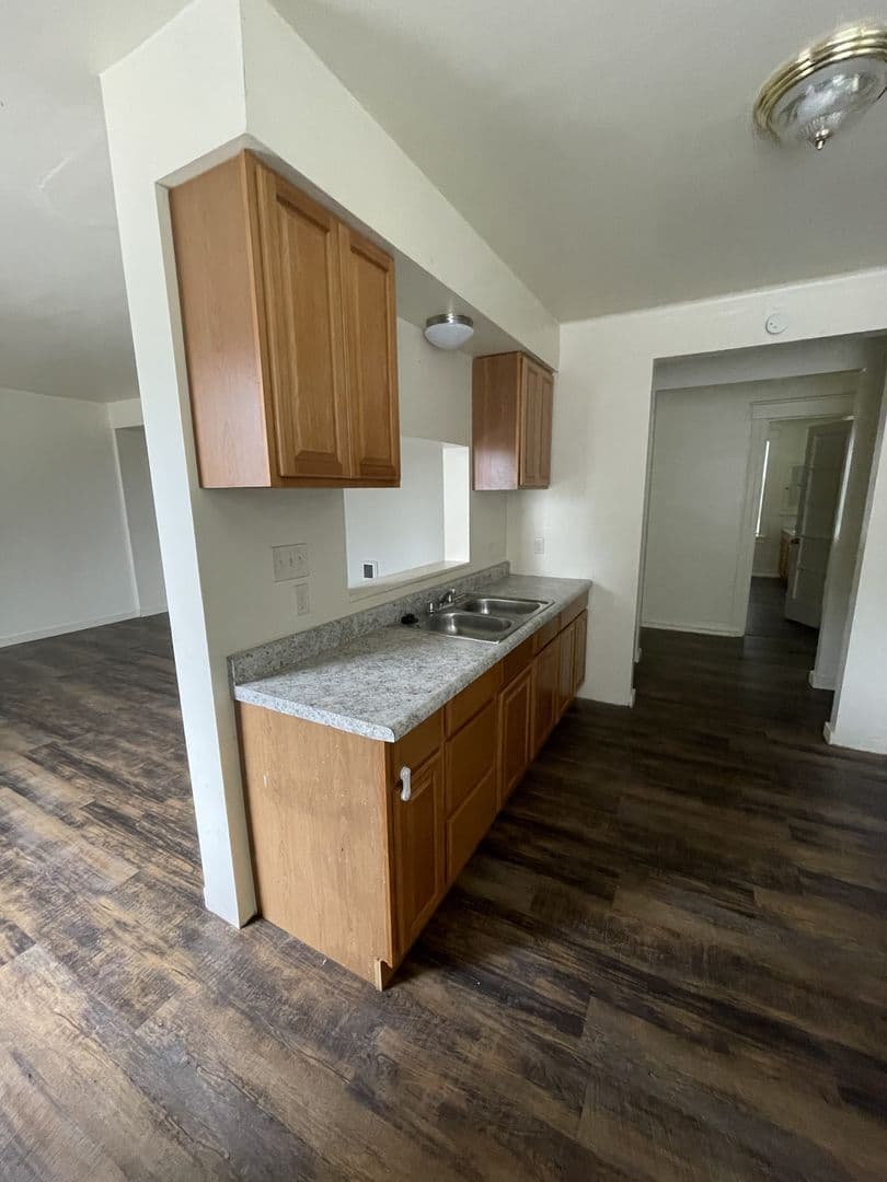 Centralia Apartment: 701 H Street