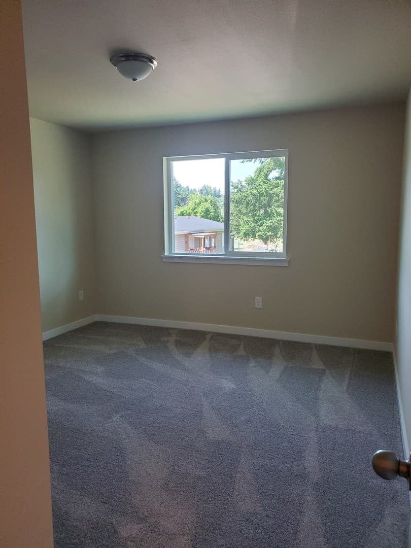Centralia Townhome: 1917 Ahlers Ave