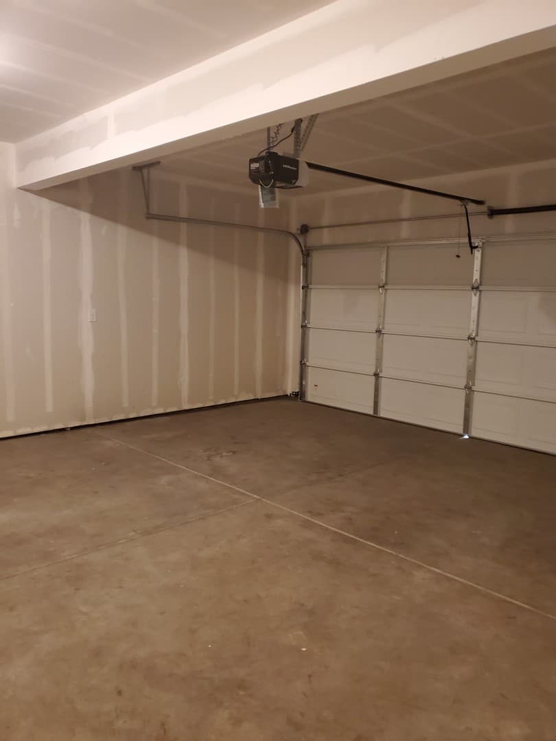 Centralia Townhome: 1917 Ahlers Ave