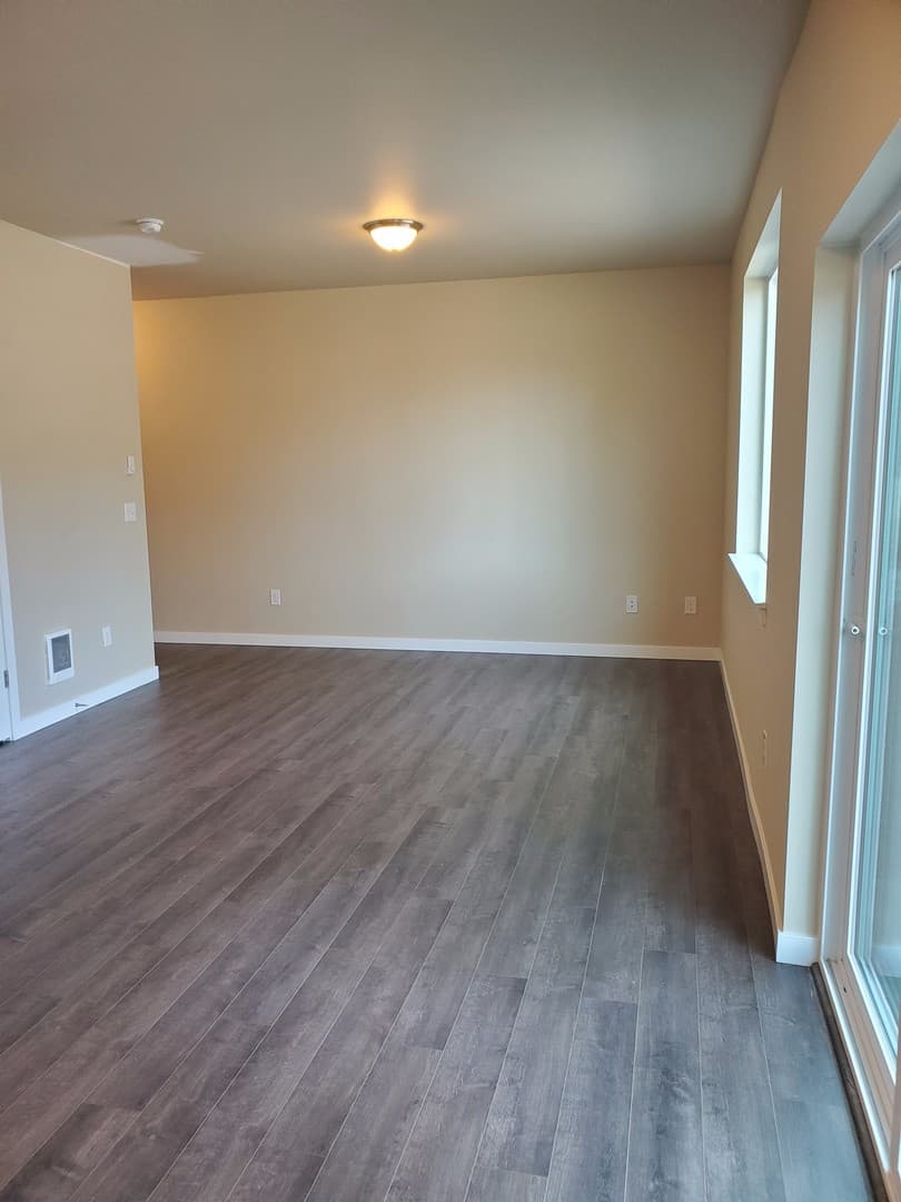 Centralia Townhome: 1917 Ahlers Ave