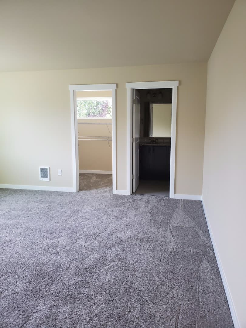 Centralia Townhome: 1917 Ahlers Ave