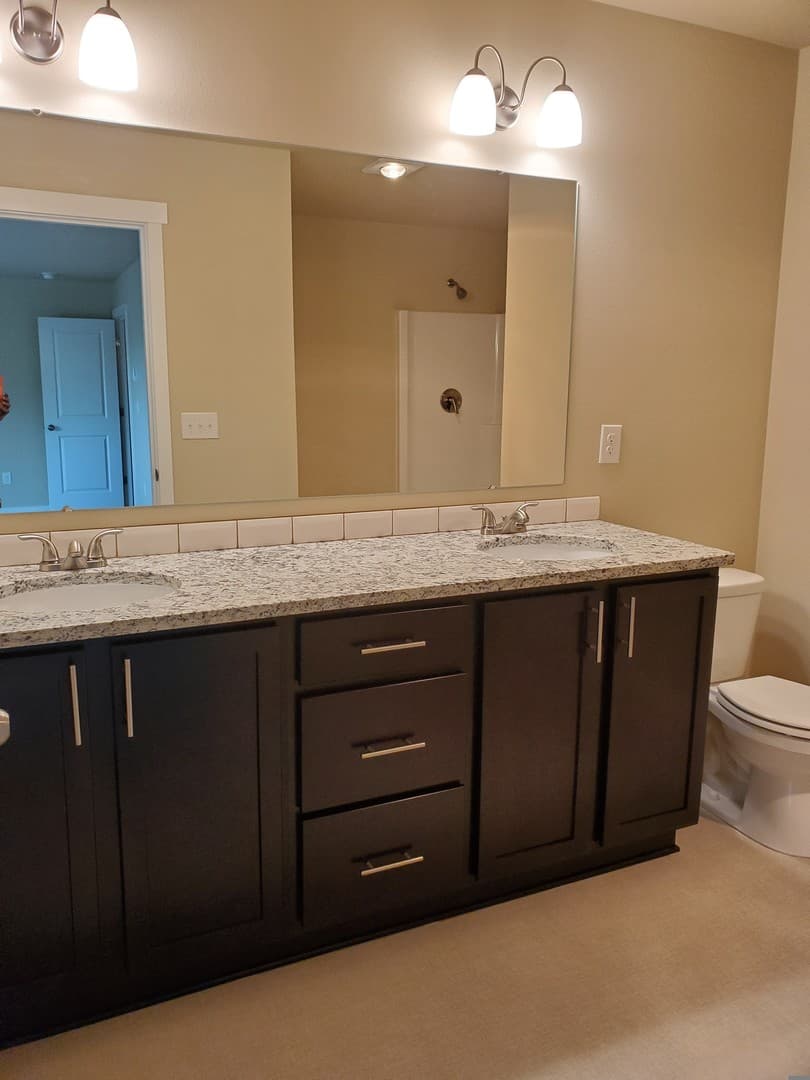 Centralia Townhome: 1917 Ahlers Ave