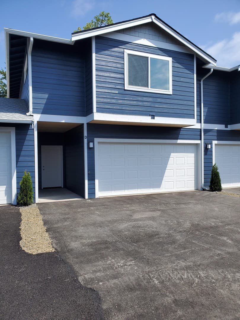 Centralia Townhome: 1917 Ahlers Ave