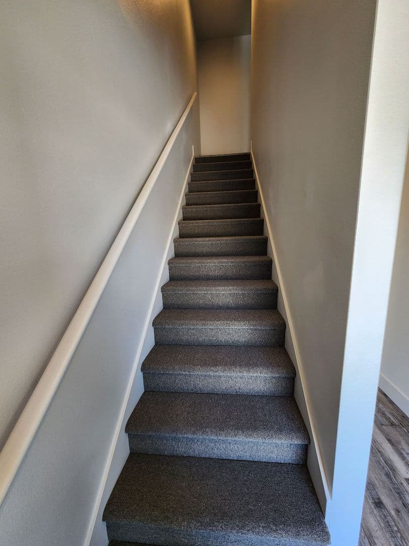 Winlock Townhome: 1001 Peach Rd
