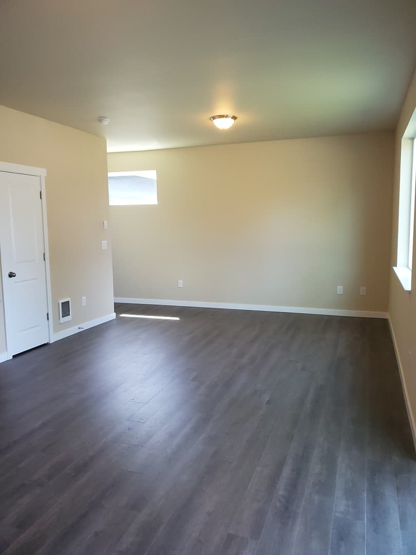 Centralia Townhome: 1917 Ahlers Ave