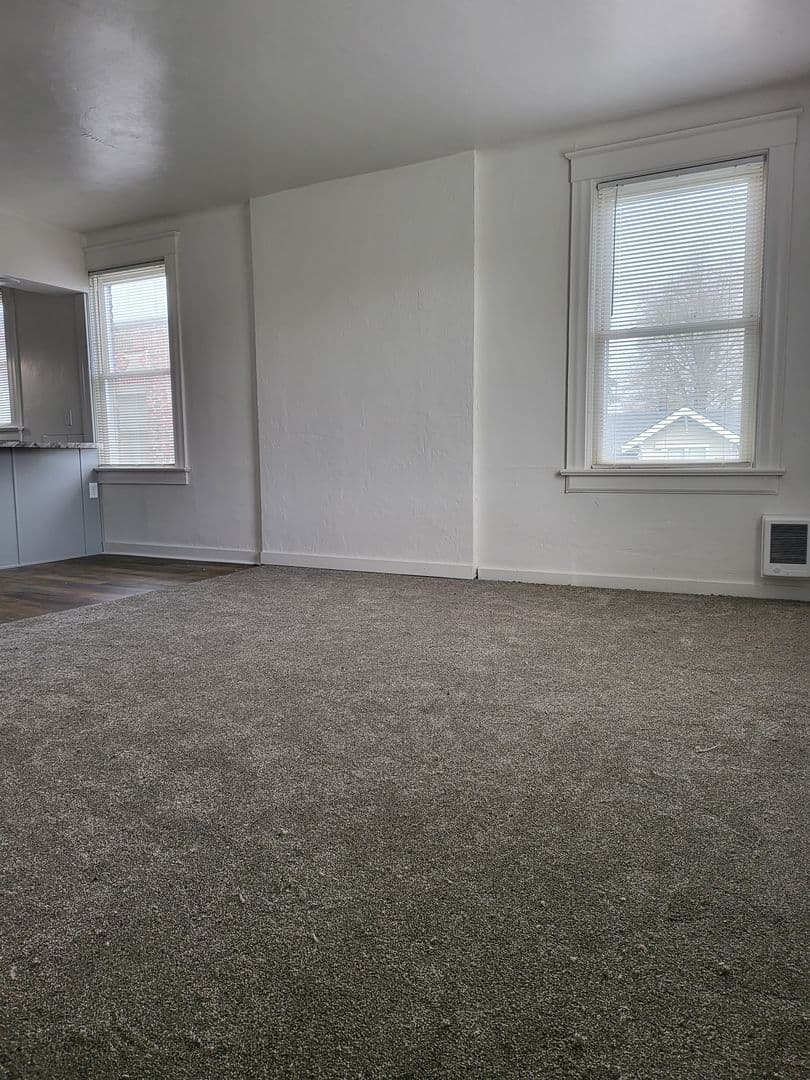 Centralia Apartment: 701 H Street