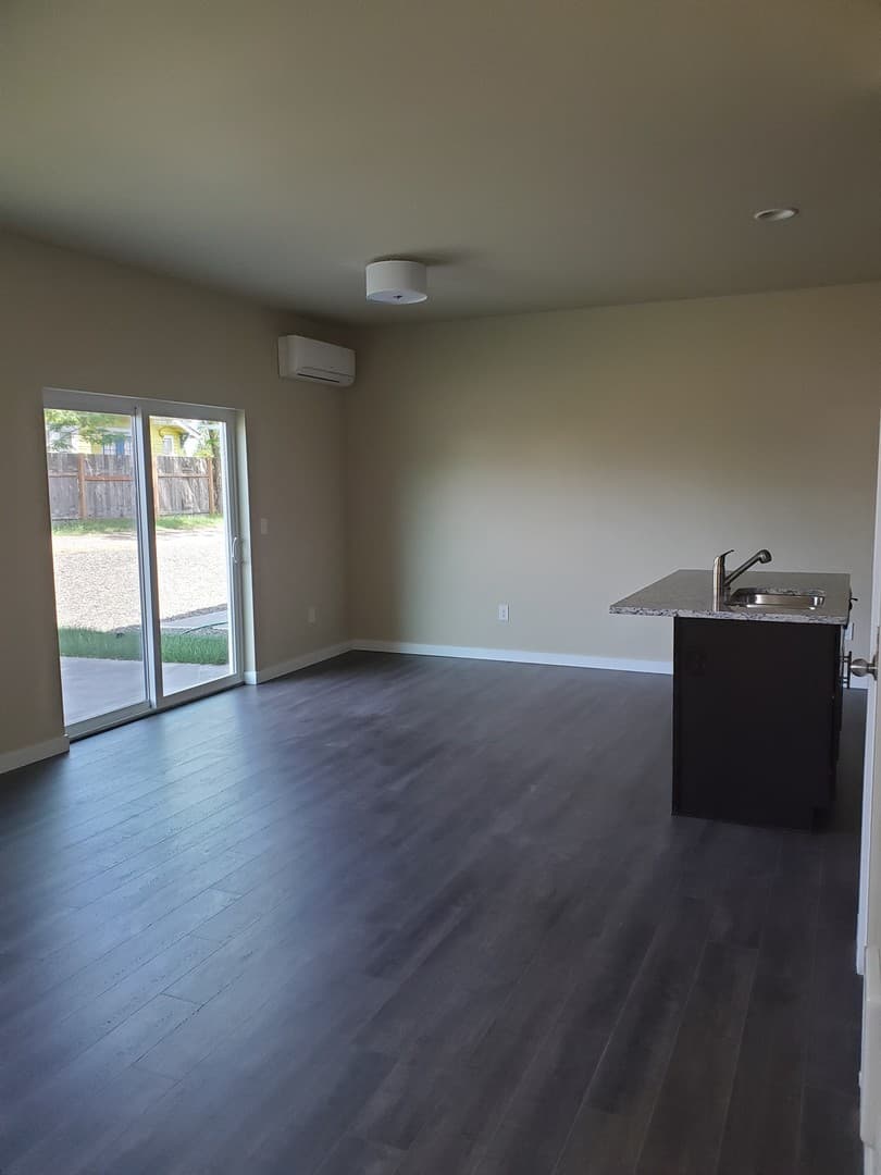 Centralia Townhome: 1917 Ahlers Ave