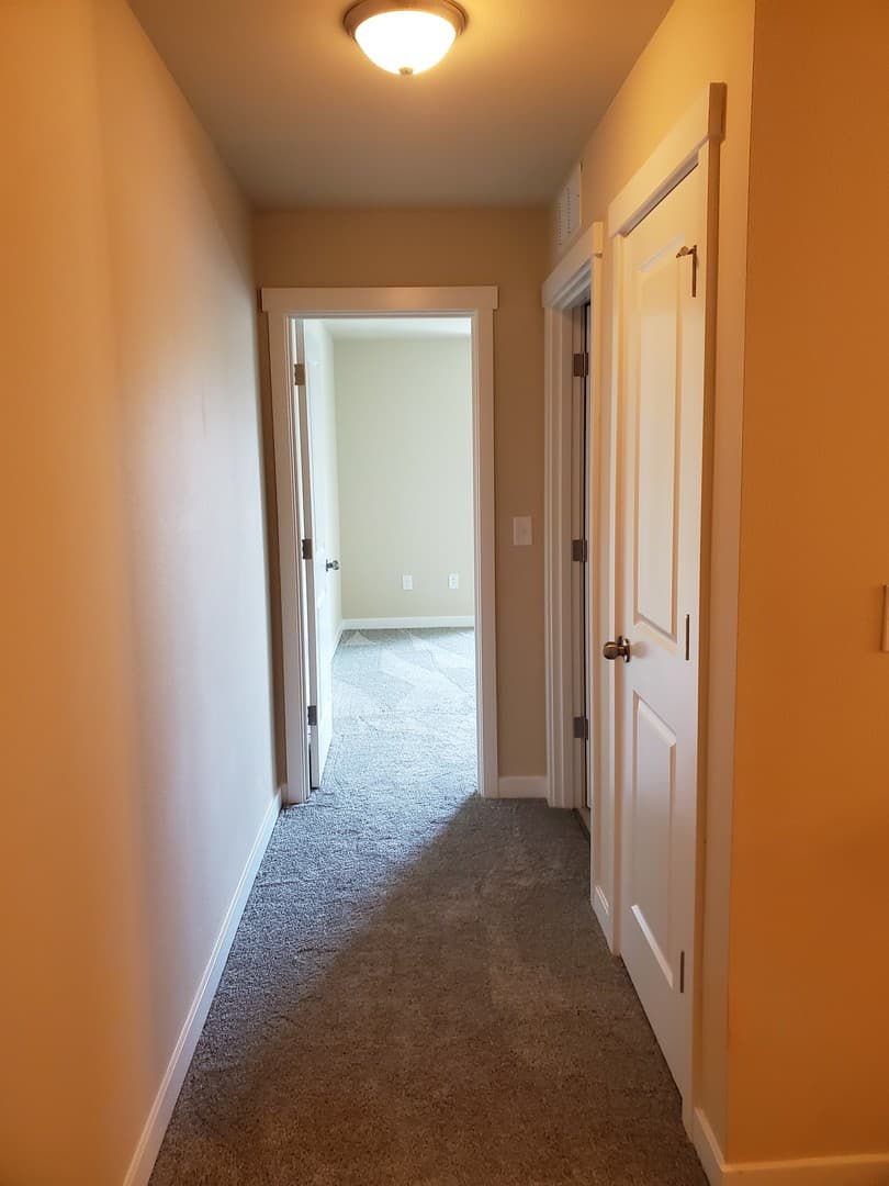 Centralia Townhome: 1917 Ahlers Ave