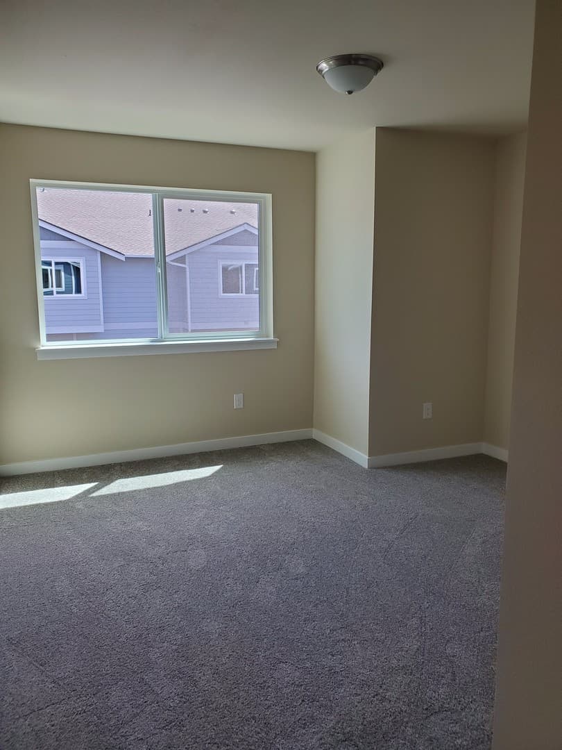 Centralia Townhome: 1917 Ahlers Ave