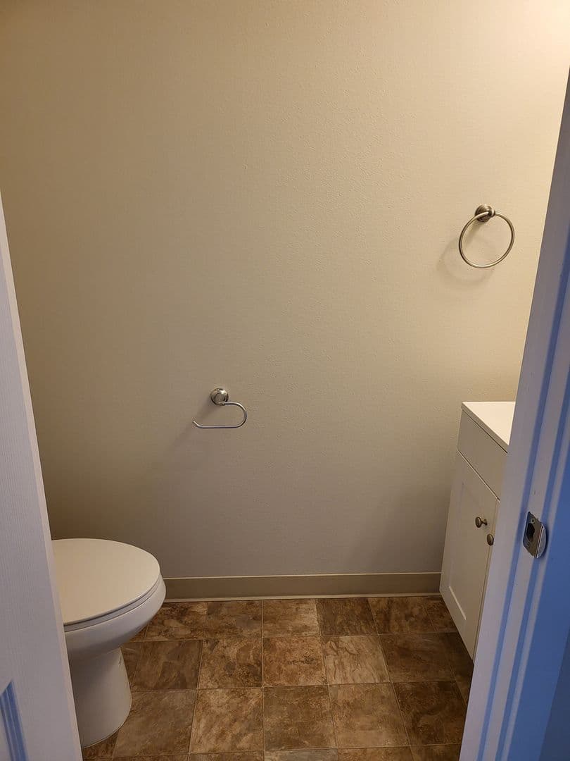 Longview Apartment: 269 20th Ave