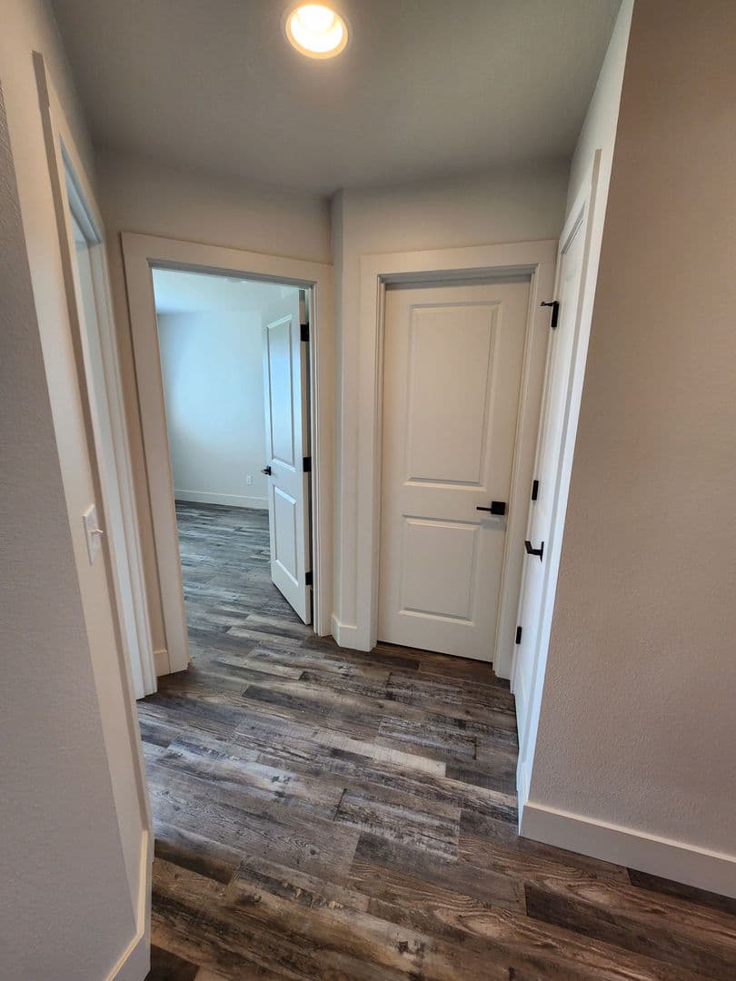 Winlock Townhome: 1001 Peach Rd