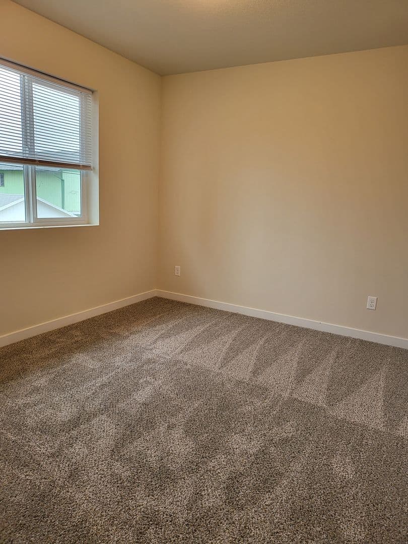 Longview Apartment: 269 20th Ave