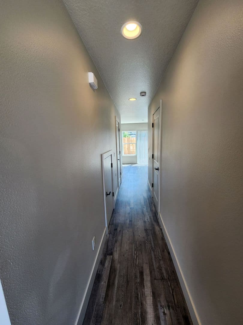 Winlock Townhome: 1001 Peach Rd