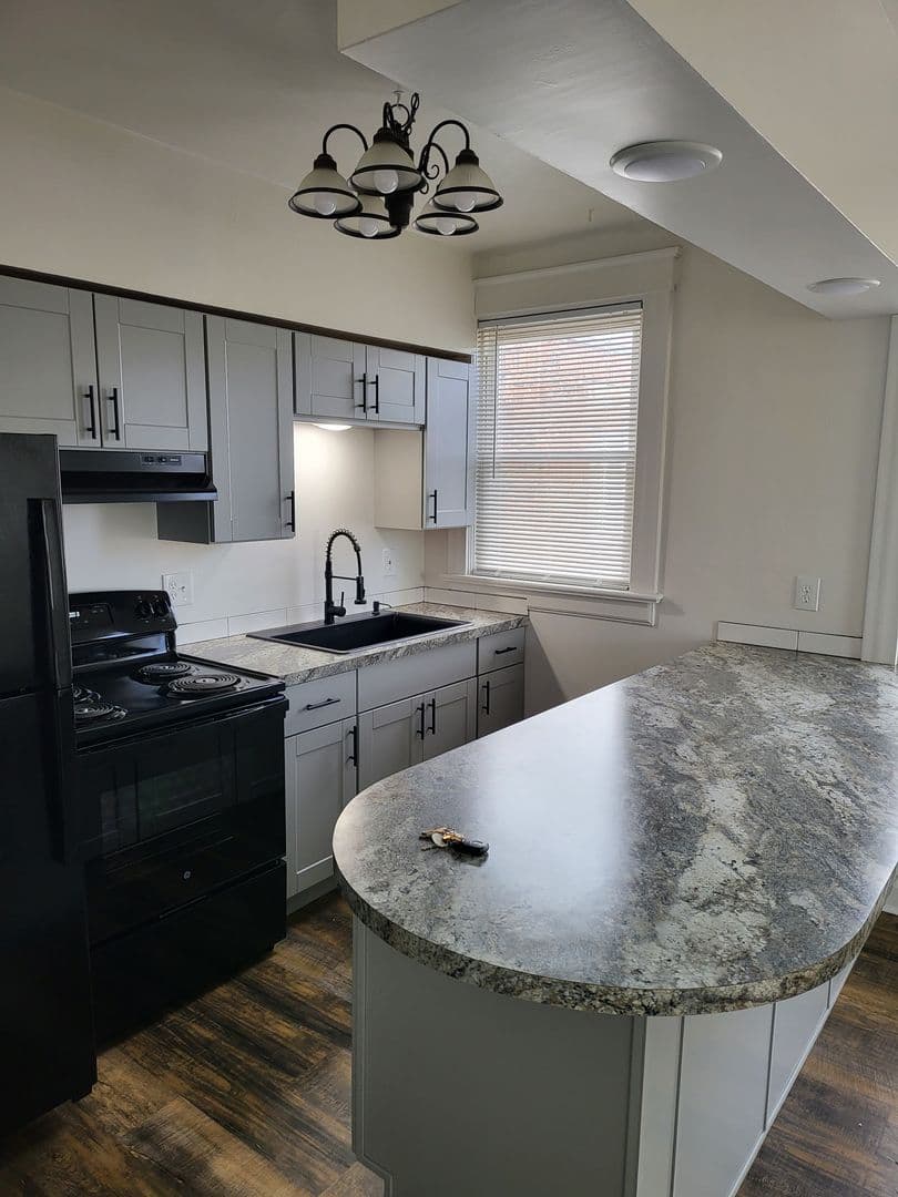 Centralia Apartment: 701 H Street