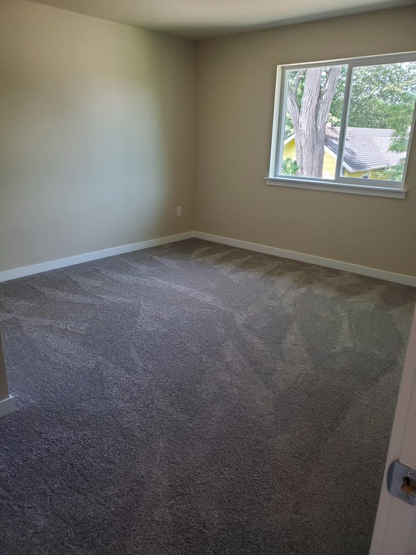 Centralia Townhome: 1917 Ahlers Ave