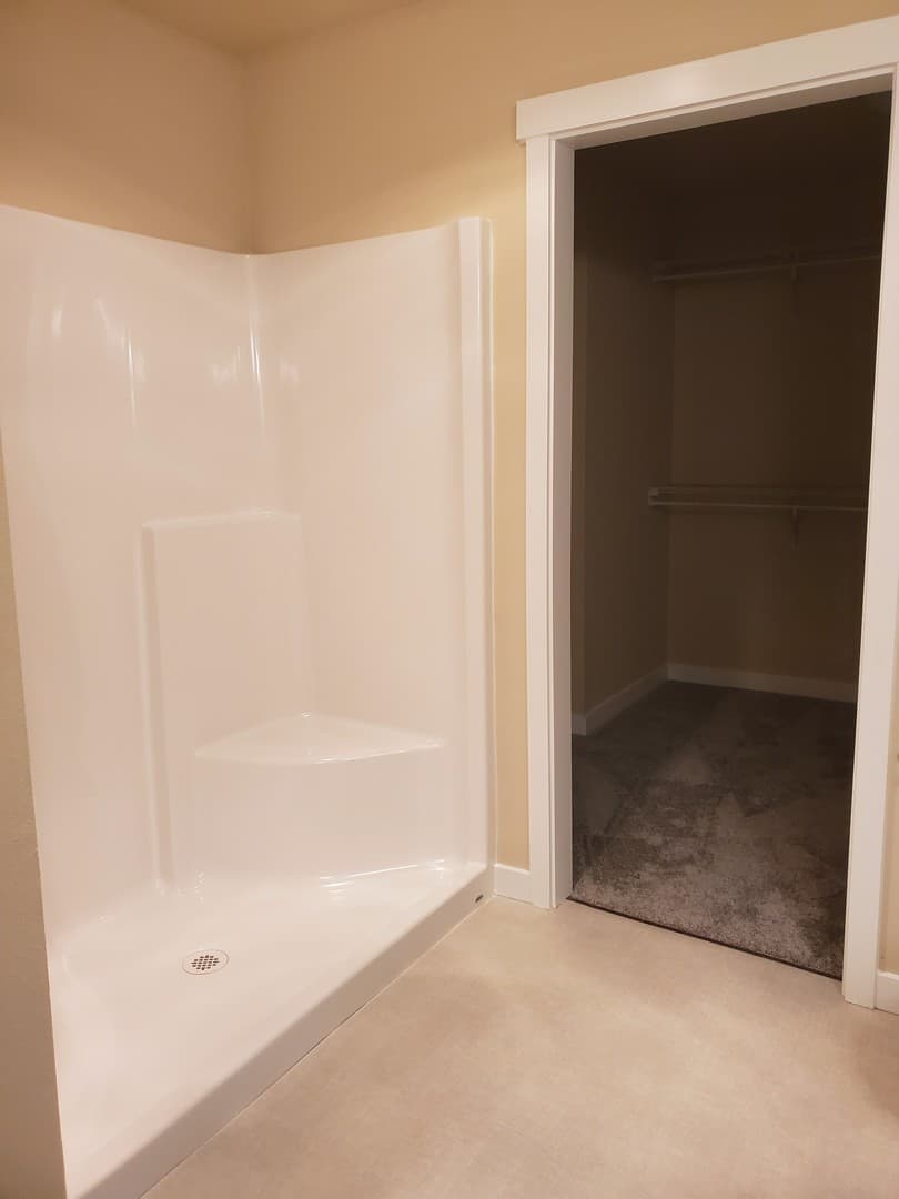 Centralia Townhome: 1917 Ahlers Ave