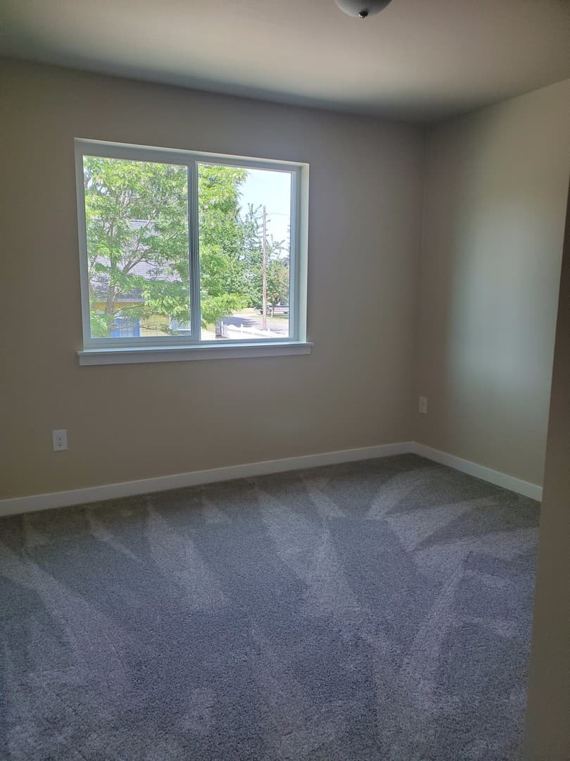 Centralia Townhome: 1917 Ahlers Ave