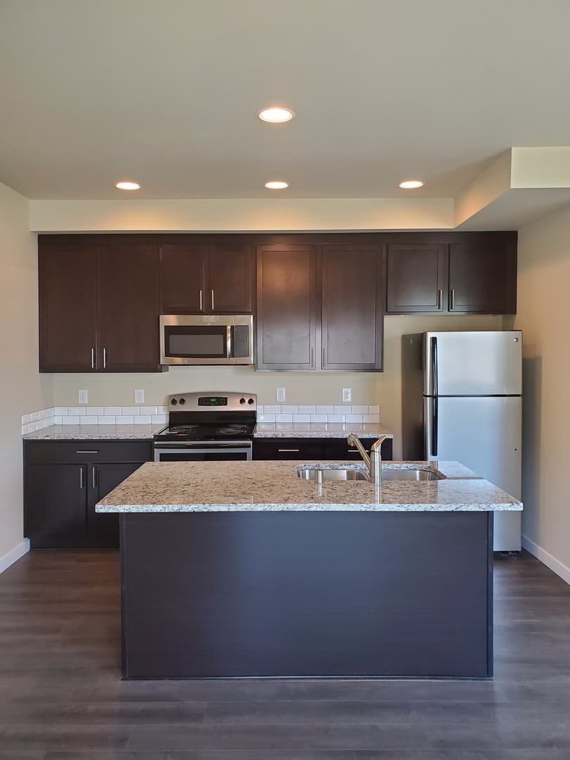 Centralia Townhome: 1917 Ahlers Ave