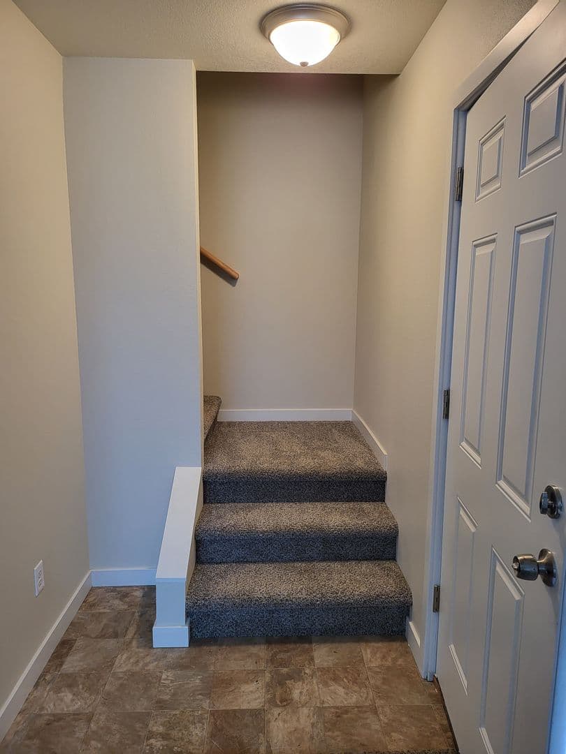 Longview Apartment: 269 20th Ave