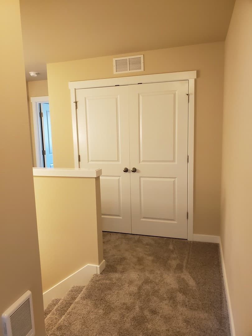 Centralia Townhome: 1917 Ahlers Ave