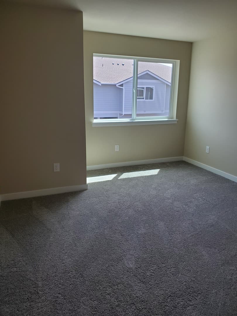 Centralia Townhome: 1917 Ahlers Ave