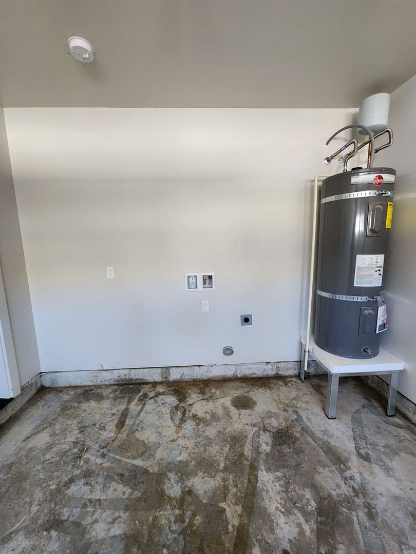 Winlock Townhome: 1001 Peach Rd