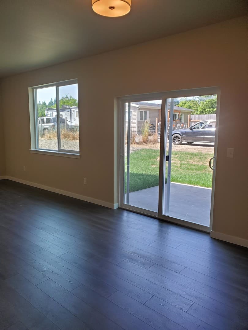 Centralia Townhome: 1917 Ahlers Ave