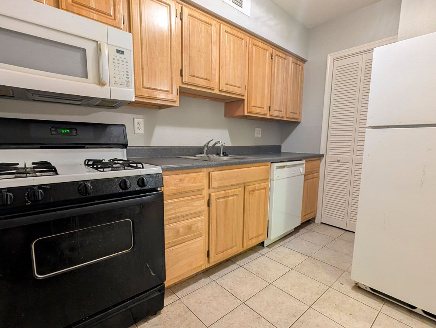 Baltimore Apartment: 1401 Weldon Place South