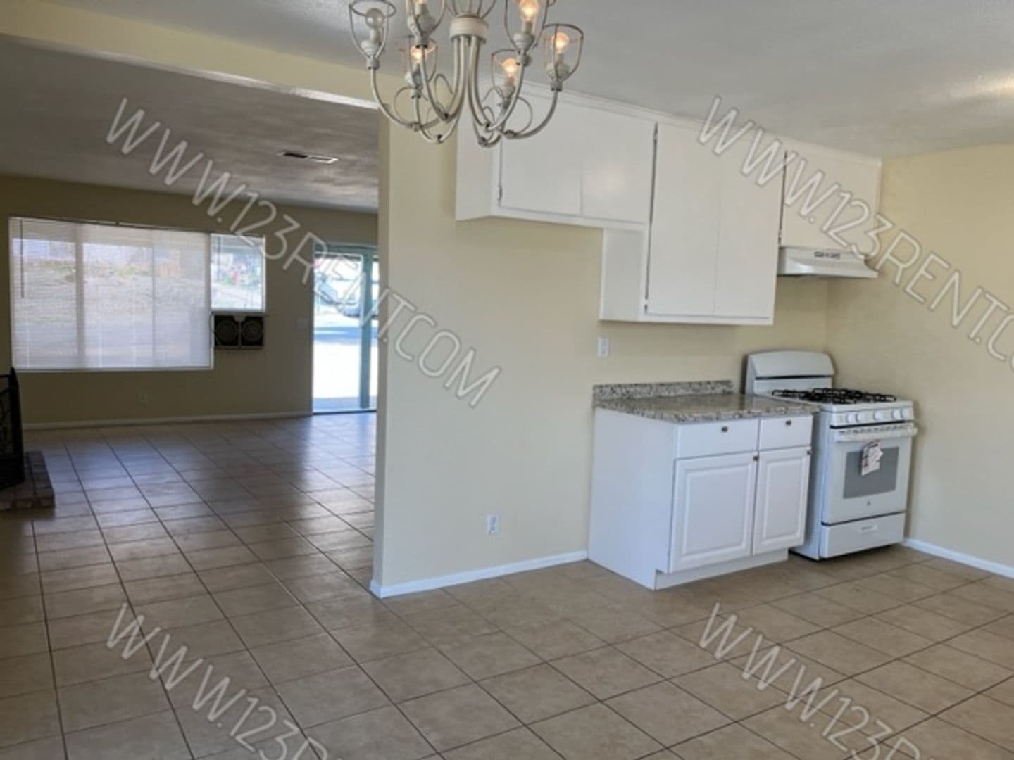 Palmdale House: 40015 172nd St E