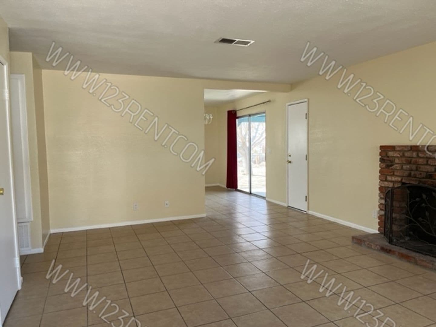 Palmdale House: 40015 172nd St E