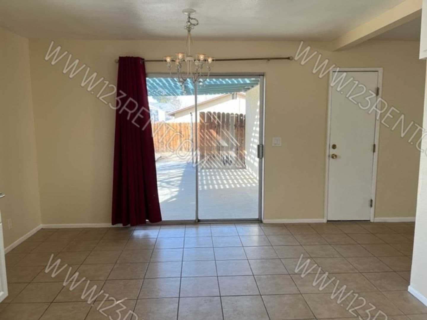 Palmdale House: 40015 172nd St E