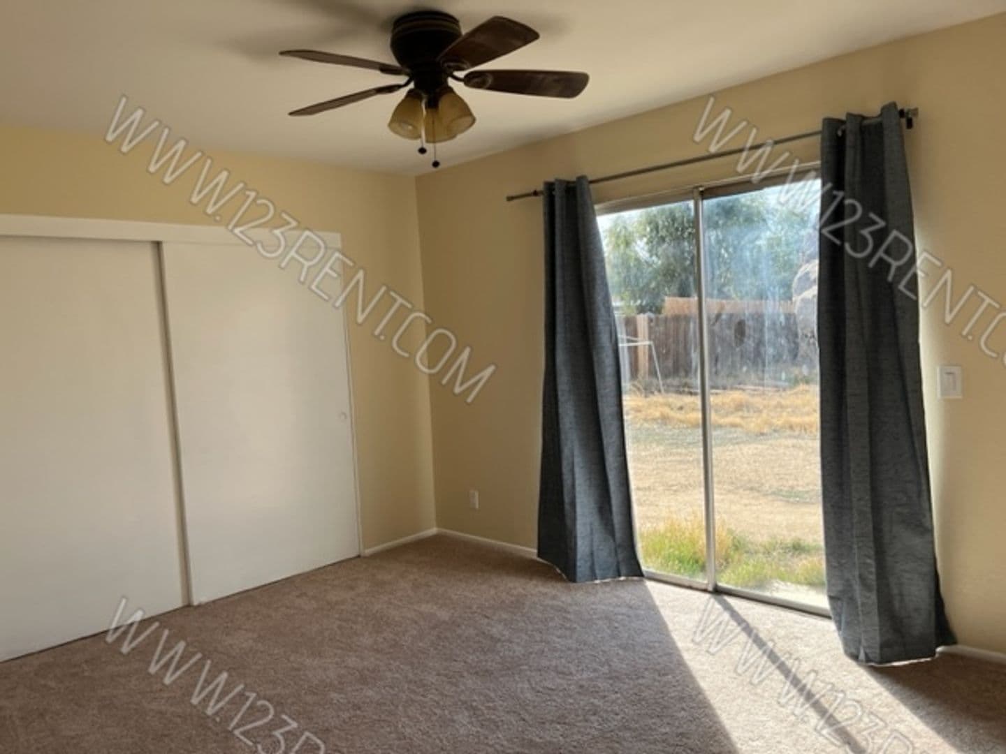 Palmdale House: 40015 172nd St E