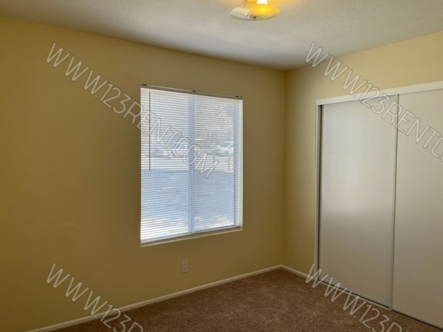 Palmdale House: 40015 172nd St E
