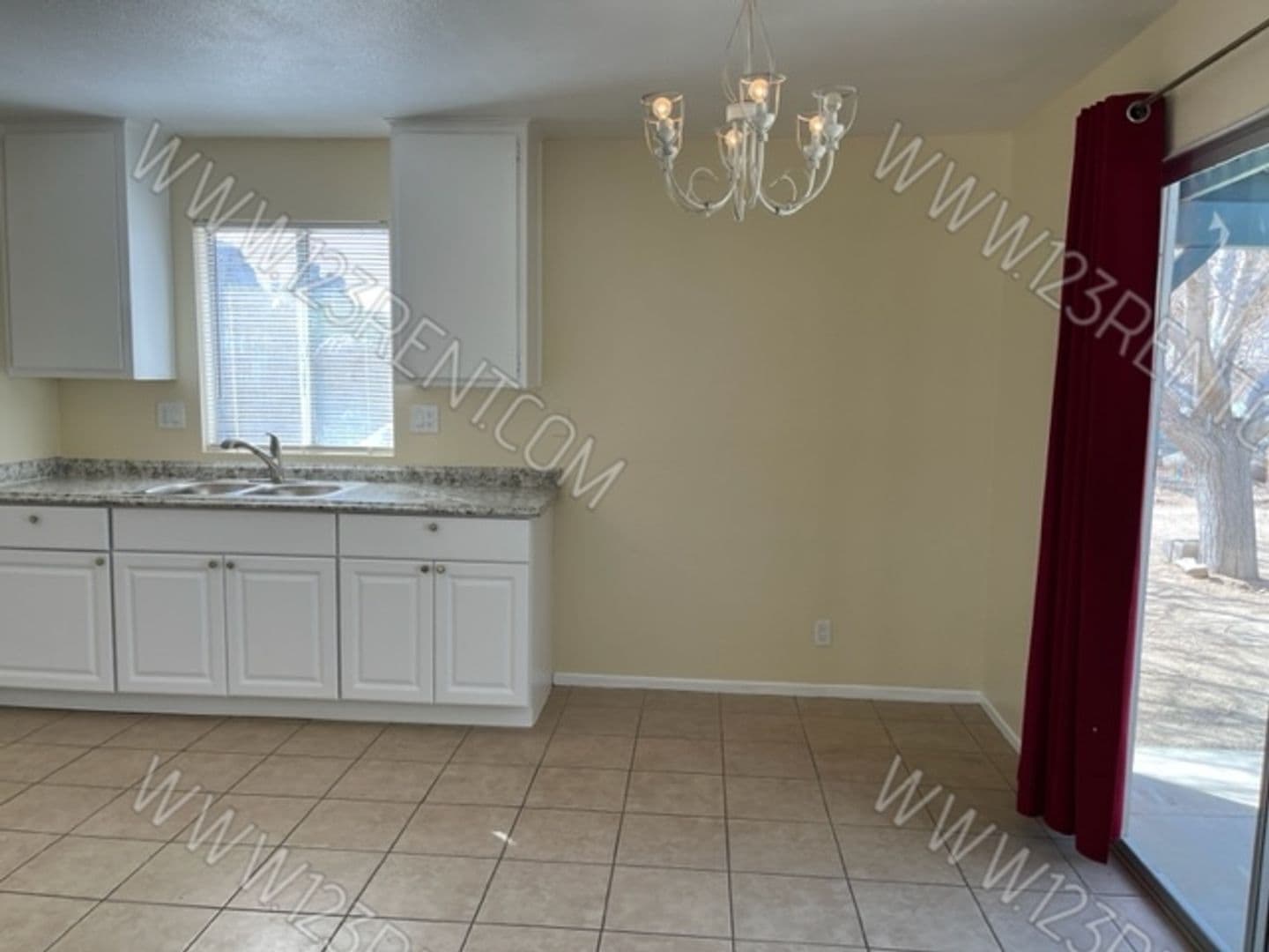 Palmdale House: 40015 172nd St E