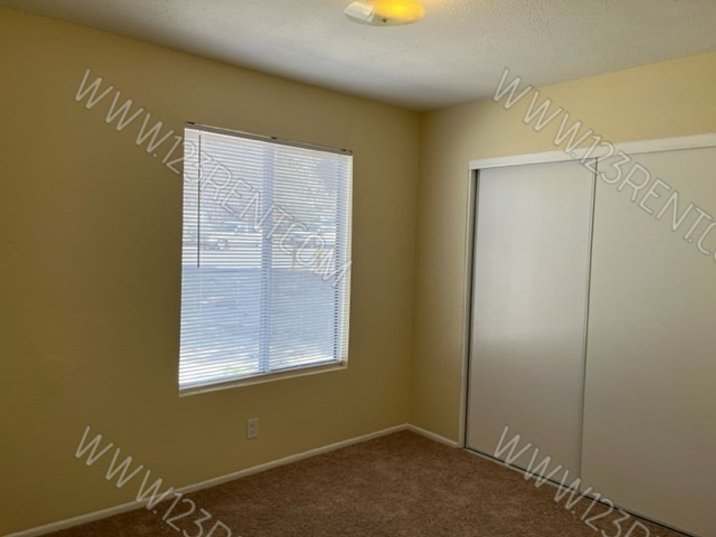 Palmdale House: 40015 172nd St E