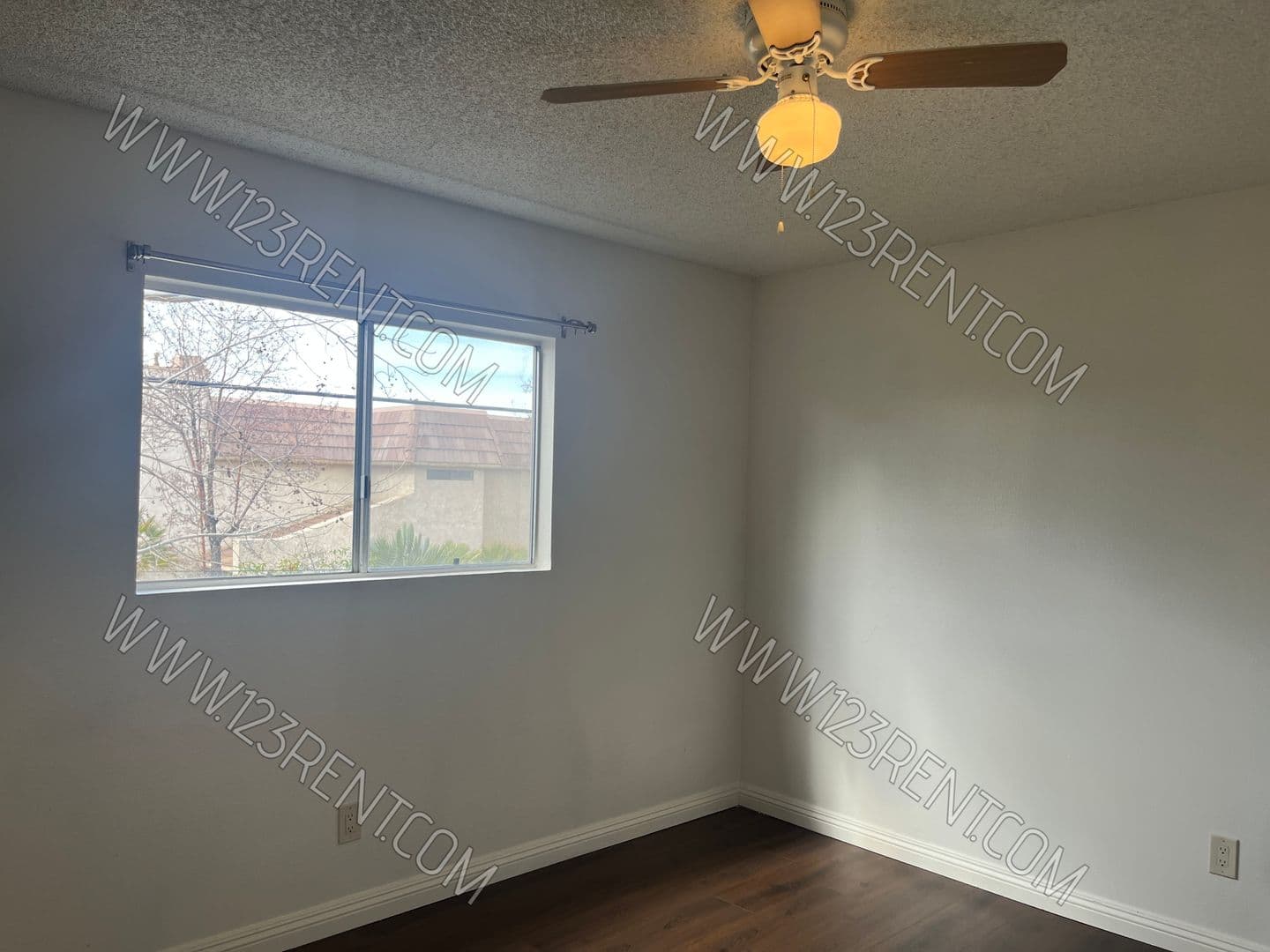 Lancaster House: 411 W Ave J-5