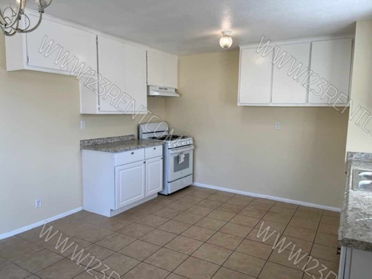 Palmdale House: 40015 172nd St E