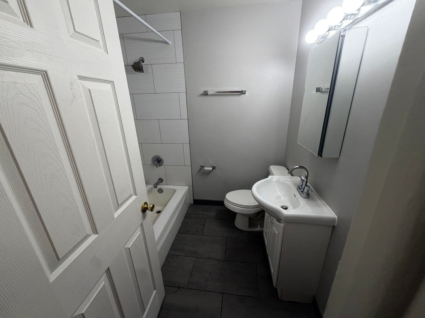 Milwaukee Townhome: 119 S 70th St