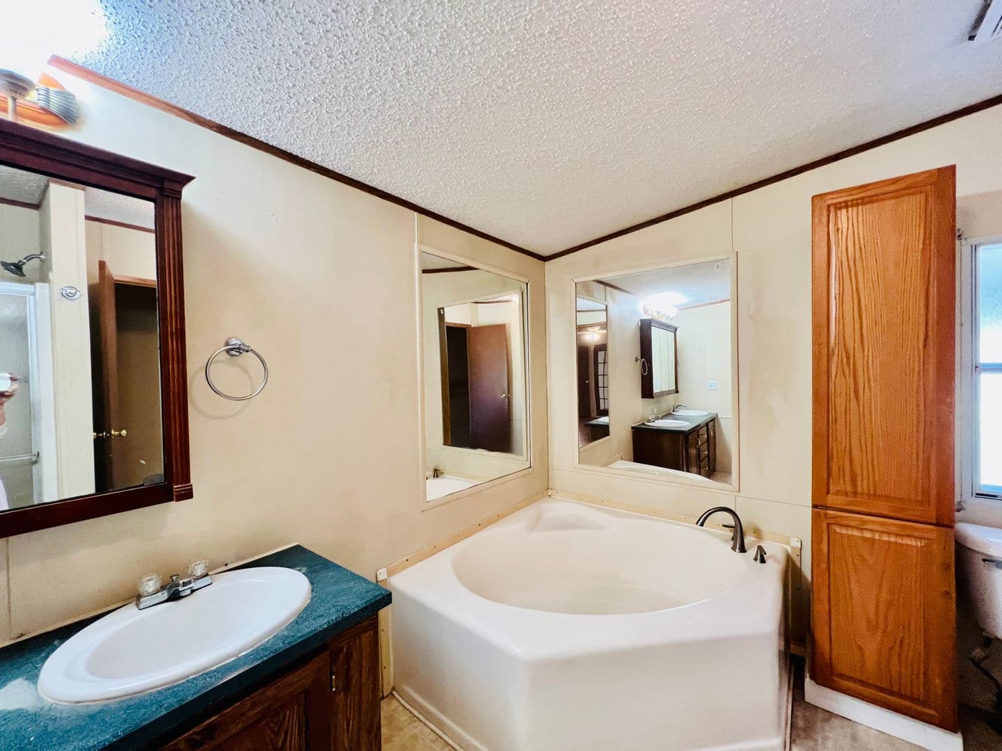 Carencro House: 1200 Post Road
