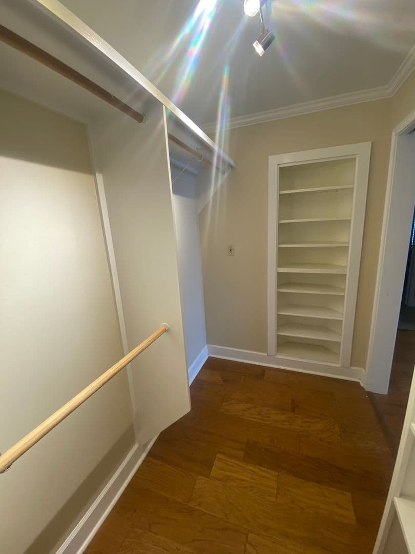 Saint Martinville House: 1042 Banker Road
