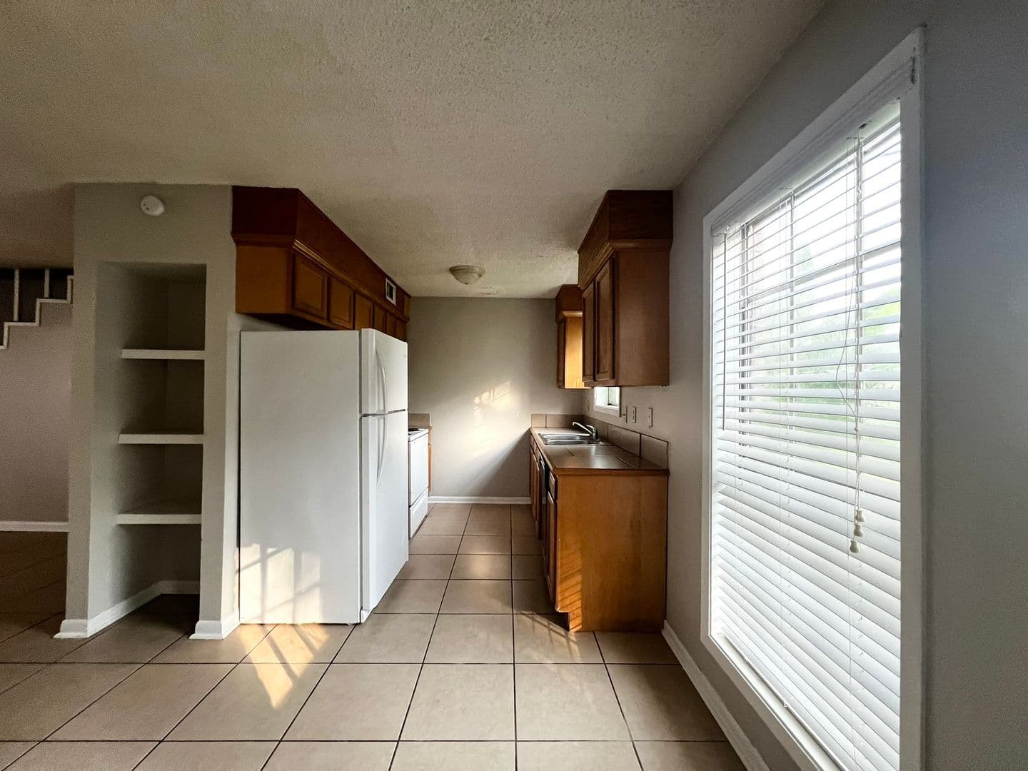 Lafayette Apartment: 211 Al Pearsons Dr