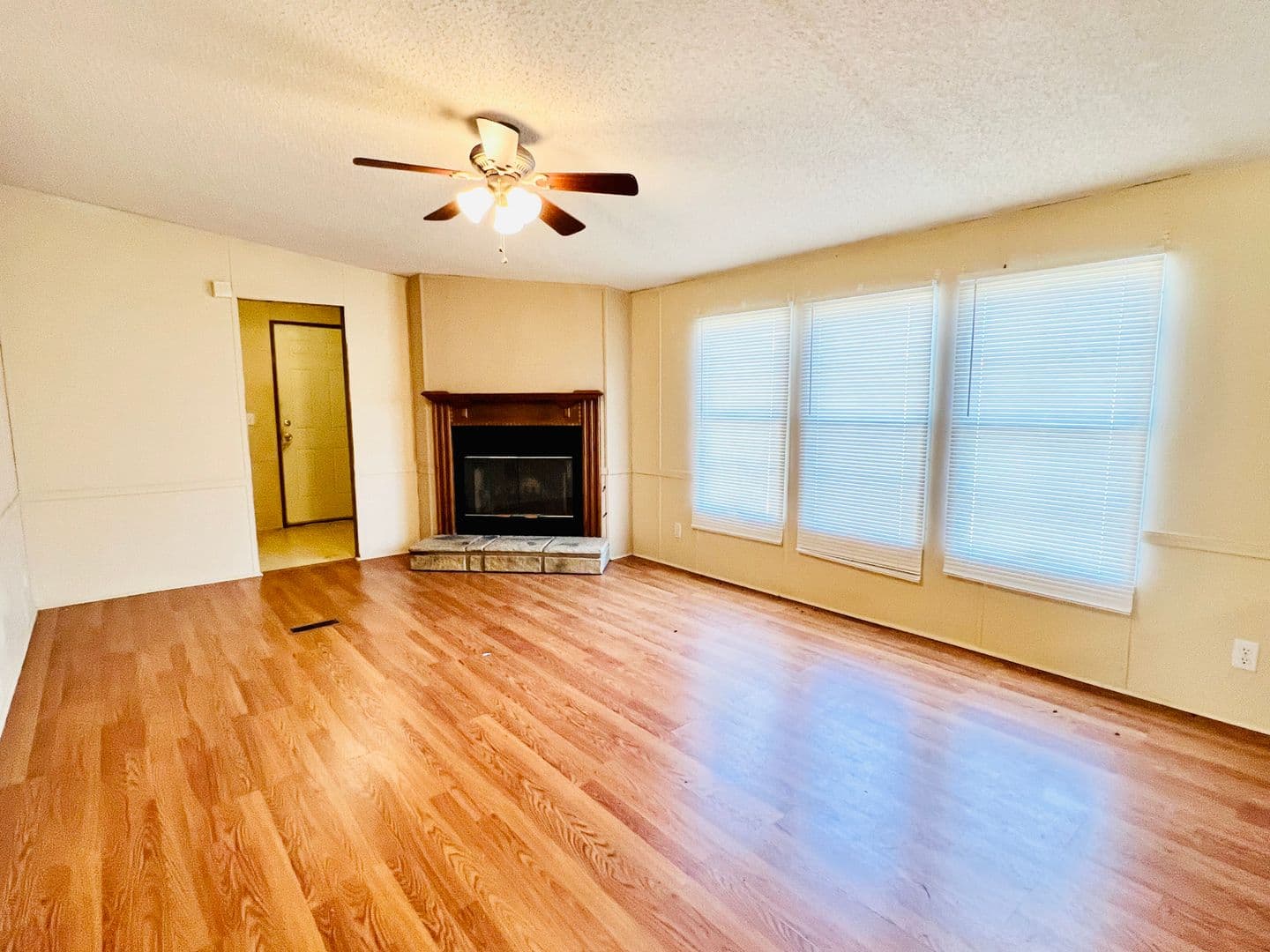 Carencro House: 1200 Post Road