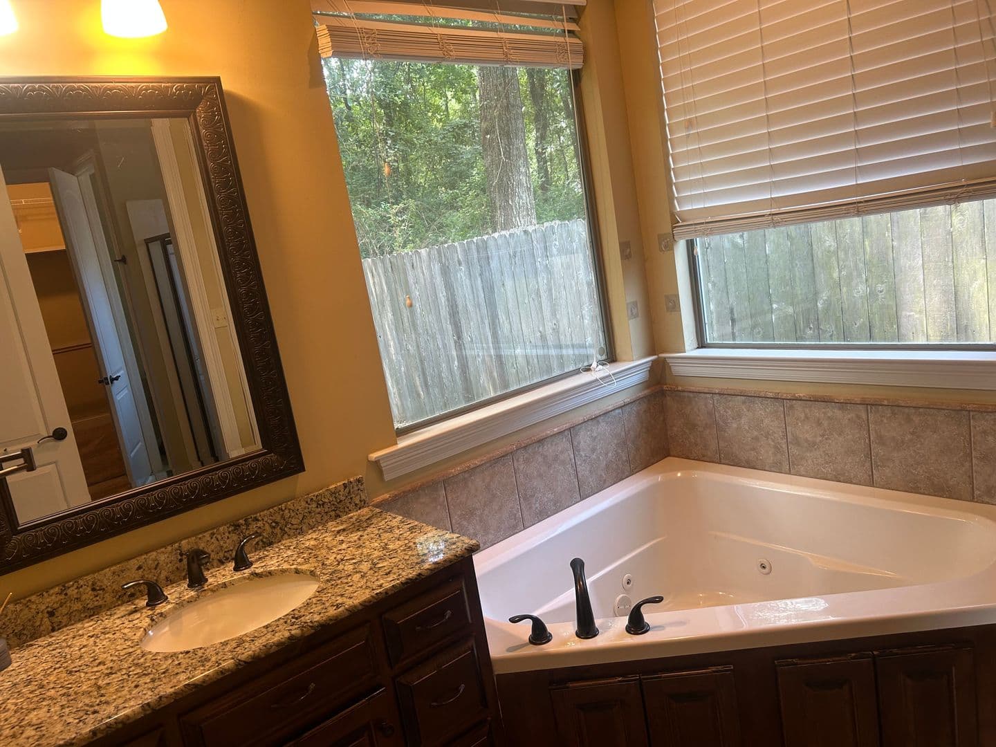 Lafayette House: 303 Annabelle Ln